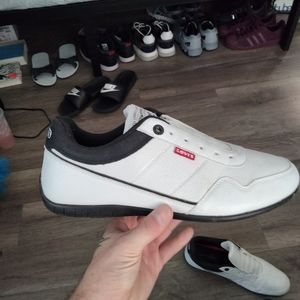 Men's casual shoes